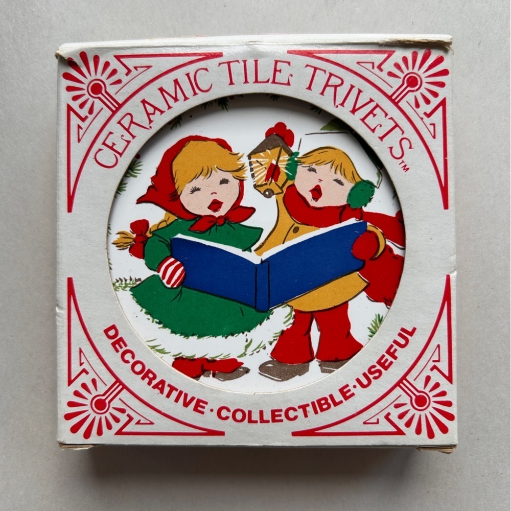 2 for $14 Vtg Jasco 1982 Trivet Coaster Wall Hanger Set of 2 Christmas Carollers - Picture 2 of 4